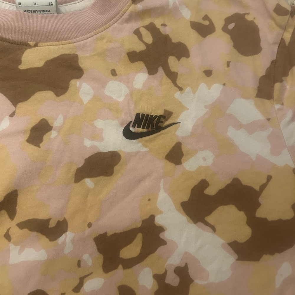Nike women’s Camo crop top - Picture 4 of 5